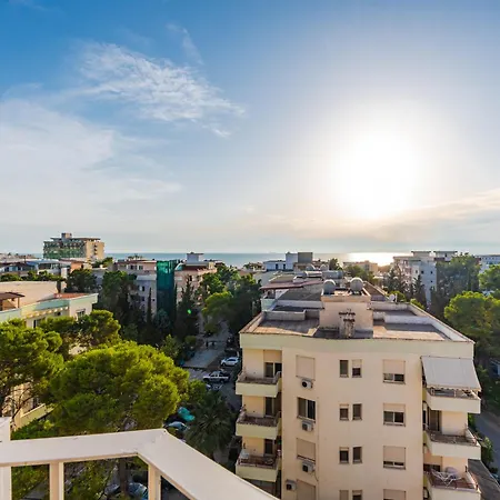 8th Floor Apartments, Golem *