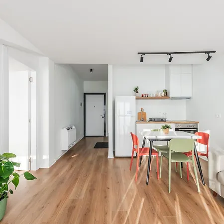 8th Floor Apartments, Golem *