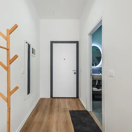 Apartment 8th Floor Apartments, Golem *
