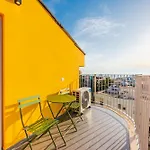 公寓 8th Floor Apartments, 格勒姆