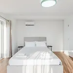 公寓 8th Floor Apartments, 格勒姆