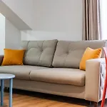 8th Floor Apartments, 公寓 *