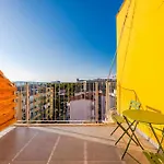 公寓 8th Floor Apartments, 格勒姆