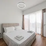 8th Floor Apartments, 公寓